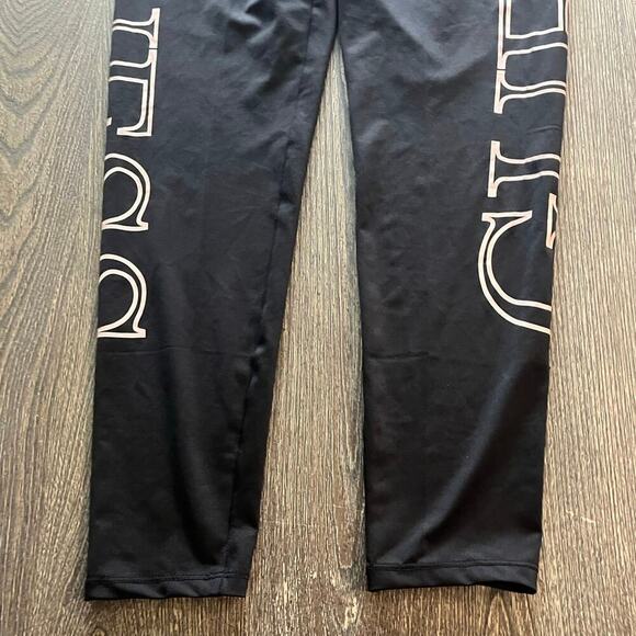 NWOT Guess Crop Leggings High Rise Elastic Waist Pull-On Logo Print Black Size M - Picture 2 of 10
